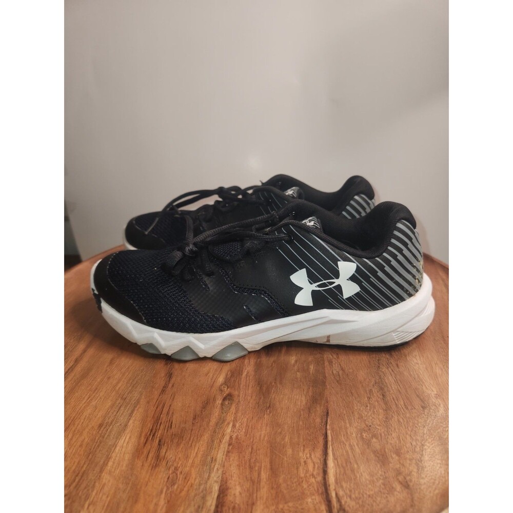 Under Armour Boys' Primed 2 Running Shoe, black US Size 6.5 Youth.